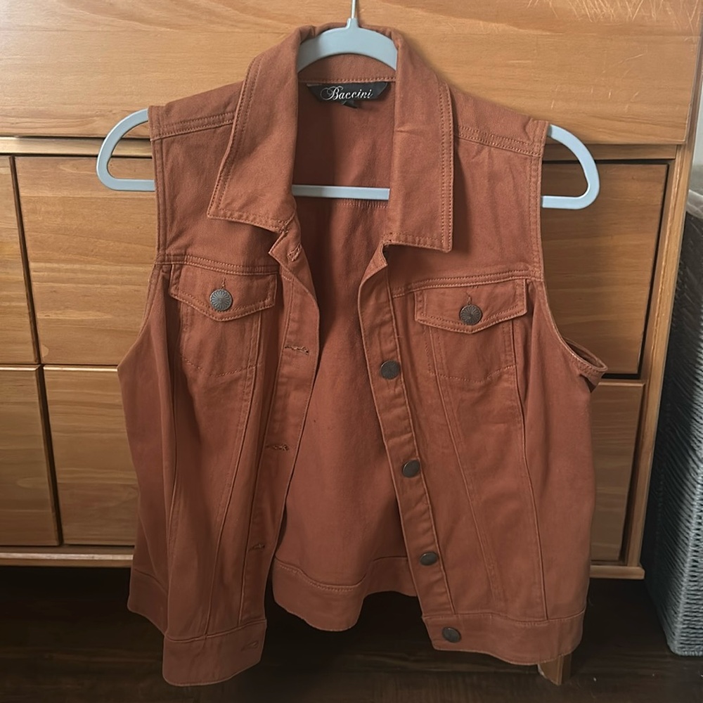 Jean Vest w/ Detailed Buttons